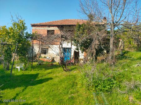 Nazilli Uzunçam Mahallesinde Satılık Müstakil Bahçeli Köy Evi