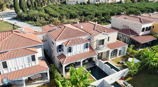 Rotadan Özel Havuzlu, Bahçeli,site İçerisinde Müstakil 4+1 Villa