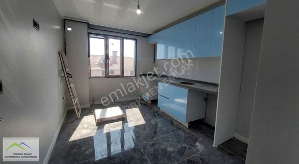 Türkmen Emlak'tan Y. Emre Mah.satılık Sıfır 2+1 Asansörlü Daire