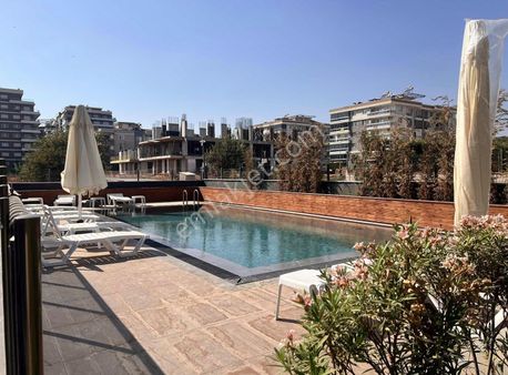 Müstakil Havuzlu Ve Bahçeli 3+1 Rezidans Daire