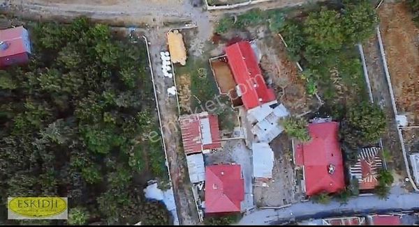 Erzincan Merkez Çukurkuyuda 1.814 M² Arsa Üzerinde Ev Ve Ahır