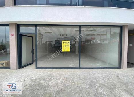 Pelitli De Merkezi Konumda Satılık Geniş Dükkan