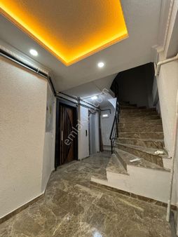 Üçkardeşler Emlakta Satılık Daire Esenler