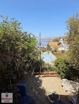 Marmaris'in En Gözde Bölgesi Söğütte Denize Sıfır Ev Ve Arsası