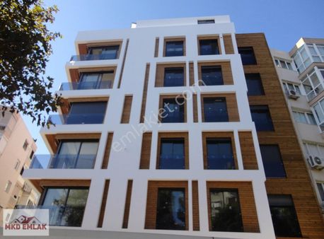 Bostanlı Da Sahile Yakın Lüks 3+1 Köşe 9 Yıllık Daire Mkd Emlak