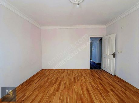 Medetoglundan Çorlu Caddesinde Satılık 2+1 İskanlı Daire