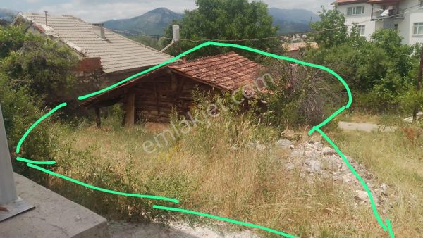 Beyşehir Çetmi De Satılık Kargır Ev Ve Arsası