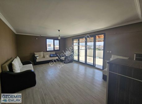 Özdemir Emlaktan Satılık Teraslı Merkezde Doğalgazlı 2+1 Daire
