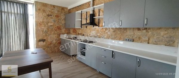 Bodrum Çamlıkta Kiralık Geniş Bahçeli Taş Binada 2+1 Tek Katlı