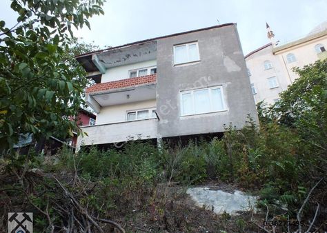 Doğa İle İç İçe, Geniş Bahçeli ,satılık Ferah Bir Müstakil Ev