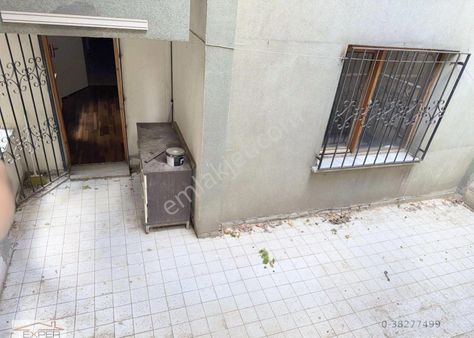 Ortaklar Caddesi'ne Yakın 90m2+20m2 Müstakil Bahçeli 2+1