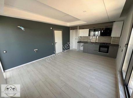 Hilal Gayrimenkul'den Siteiçi Yatırımlık Kullanışlı Geniş**1+1**