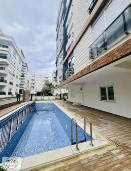 Hilal Gayrimenkul Den Çarşı Merkezde Havuzlu Lüx Site İçi