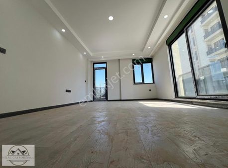 Hilal Gayrimenkul Den Katta Ayrı Mutfaklı 2+1 Daire