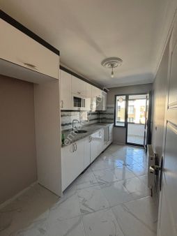 Başakşehir Altınşehir’de 2 + 1 Satılık Arakatı 100m2 Daire