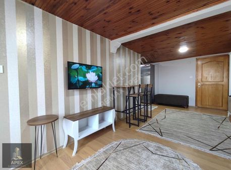 Kiralık 1+1 Eşyalı Daire, Cadde Üzeri Metroya 4-5 Dk Teraslı