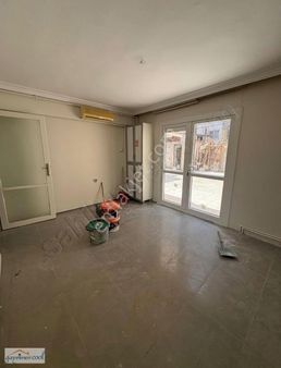 Bahçelievlerde Merkezi Konumda 1+1 Daire