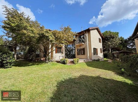 *realty World* Zekeriyaköy Çarşı İçinde Nezih Kiralık 6a Koza