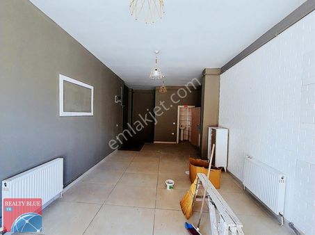 Adil Mah. Sinpaş Liva Sitesi Karşısı 95 M2 Kiralık Dükkan