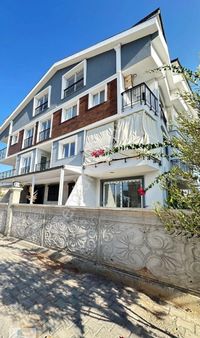 Hisar Mahallesinde Panoramik Deniz Manzaralı Asansörlü 3 + 1 Dubleks Daire