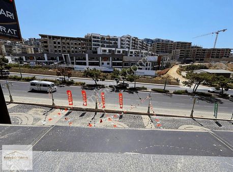 Kuşadası'nda Satılık Deniz Manzaralı 2+1 Kapalı Mutfaklı Daire