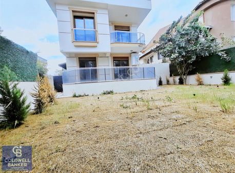 Menderes Coldwell Banker Poyraz'dan Büyük Bahçeli Fırsat Villa..