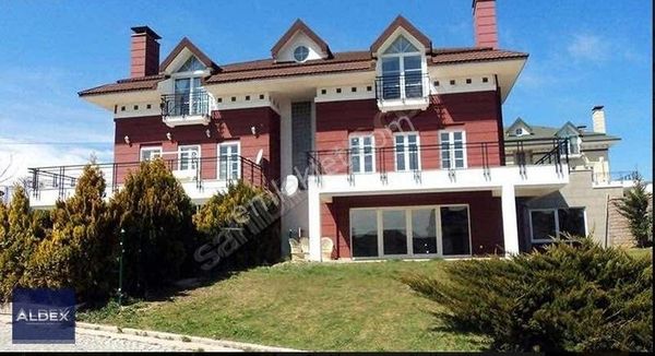 İncek Çiçekkent Villalarında 640 M2 Satılık İkiz Villa