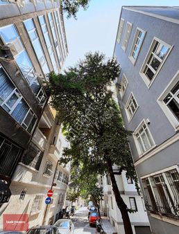 Yatırım Ve Oturum Fırsatı! Taksim Meydana 2dk 1+1 Satılık Daire