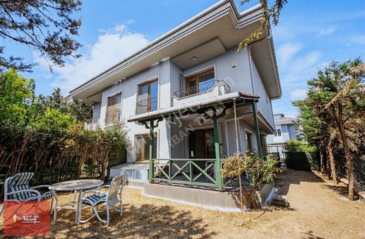 Kurtköy Çamlık Gardenpark Sitesi Bahçeli 5+2 Eşsiz Satılık Villa