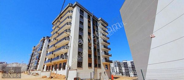 Gazi Mah.de Site İçi/ Arakat/havuz Cepheli /özel Giyim Odalı 3+1