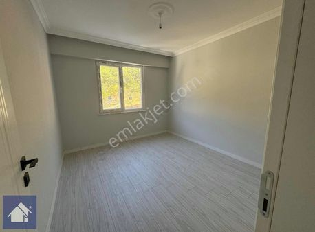 *yiğit Emlak Armutlu'dan*yılandar Mevkiinde*plaja Çok Yakın*2+1