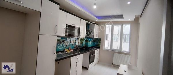 Emlakhan Gyd Kızılpınar'da Ara Kat Ebeveyn Banyolu Lük 2+1 Daire