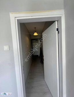 Küçükyalı Mithatpaşa Cadde Yakını Geniş 2+1 Arakat