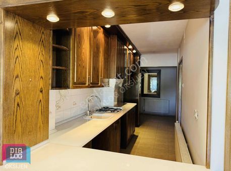 Karşıyaka Bostanlı Mahallesi Satılık Büyük 2+1 Daire