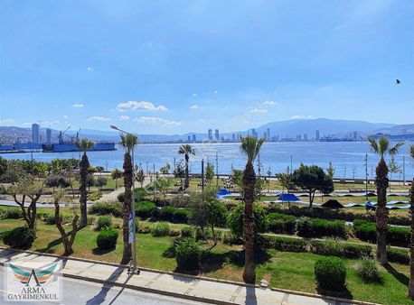 Karşıyaka Alaybey Muhteşem Deniz Manzaralı 2+1 Satılık Daire