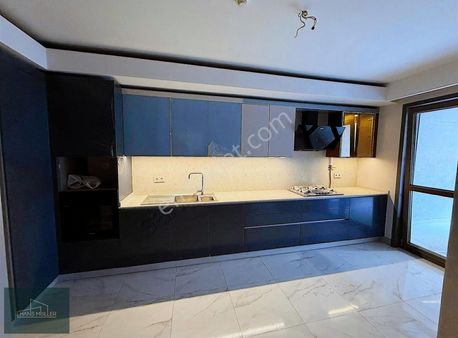 Hansmüller'den Korupark'ta Kiralık 4+1 Sıfır Daire (4.kat)