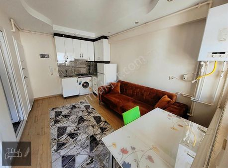 Zeytinköyde Üniversiteye Yakın 1+1 Balkonlu Arakat Fırsat Apart