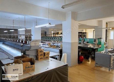 Sultangazi Belediye Karşısı Sgk Yanı Yük Asansörlü Köşe Dükkan