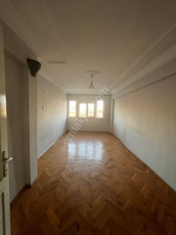 **fırsat İlanı!! Hürriyet Caddesi Üzeri Satılık 2+1 Daire**