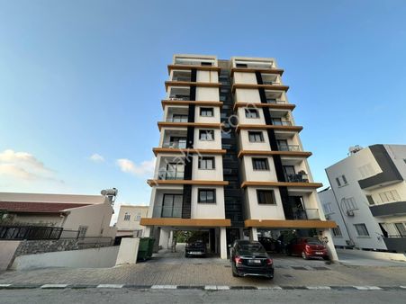 Girne Merkez'de Nusmar Market Bölgesinde Satılık 2+1 Daire !!