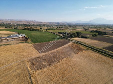 Kayseri Güneşlide 4.400 M2 Tek Tapu Tarala