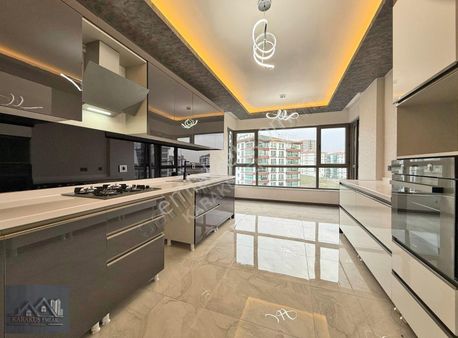 Karakuş'tan █ Lüks Sitede, K.garajlı, Giyinme O. 190m² Eşsiz 4+1