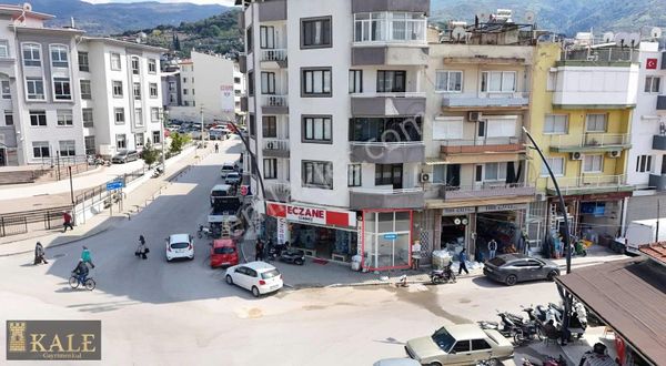 Kale'den Adliye Meydanı'nda Satılık Kupon Dükkan