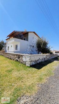 Hürriyet Mahallesi'nde Satılık 1305 M² Müstakil Köşe Başı Arsa