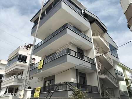 Güçlü Kardeşlerden Altınoluk Merkezde 2+1 Sıfır Daire