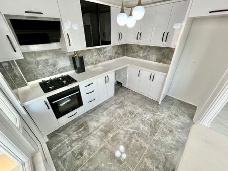 Gümüş'den Akçayda Çay Manzaralı Ara Kat Ön Cephe Geniş 3+1 Daire