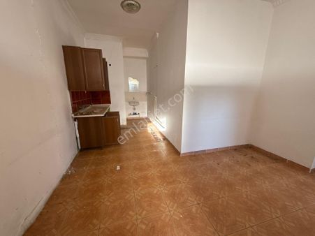 Bolkar Emlaktan Hürriyette 70 M² Cadde Cepheli Satılık Dükkan