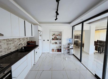 İzmitte Lüks Tasarım İşyeri | Bağımsız Girişli Yatırım Fırsatı