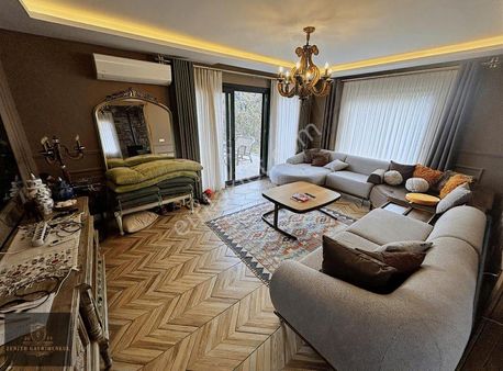 Yeniköyde 3.280 M2 Arsası İle Mükemmel Eşyalı Satılık Villa