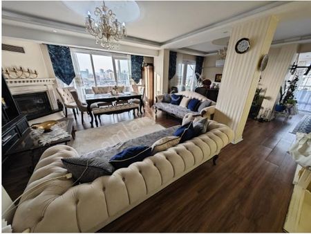 Zeytinburnu Seyitnizam Akevlersitesinde 4+1 245m²satılık Dubleks Osmanlı Emlak